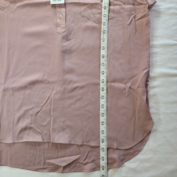NWT Rose + Olive Mauve Blouse sz L Short Sleeve V-Neck High-Low Hem Lightweight - Picture 3 of 7
